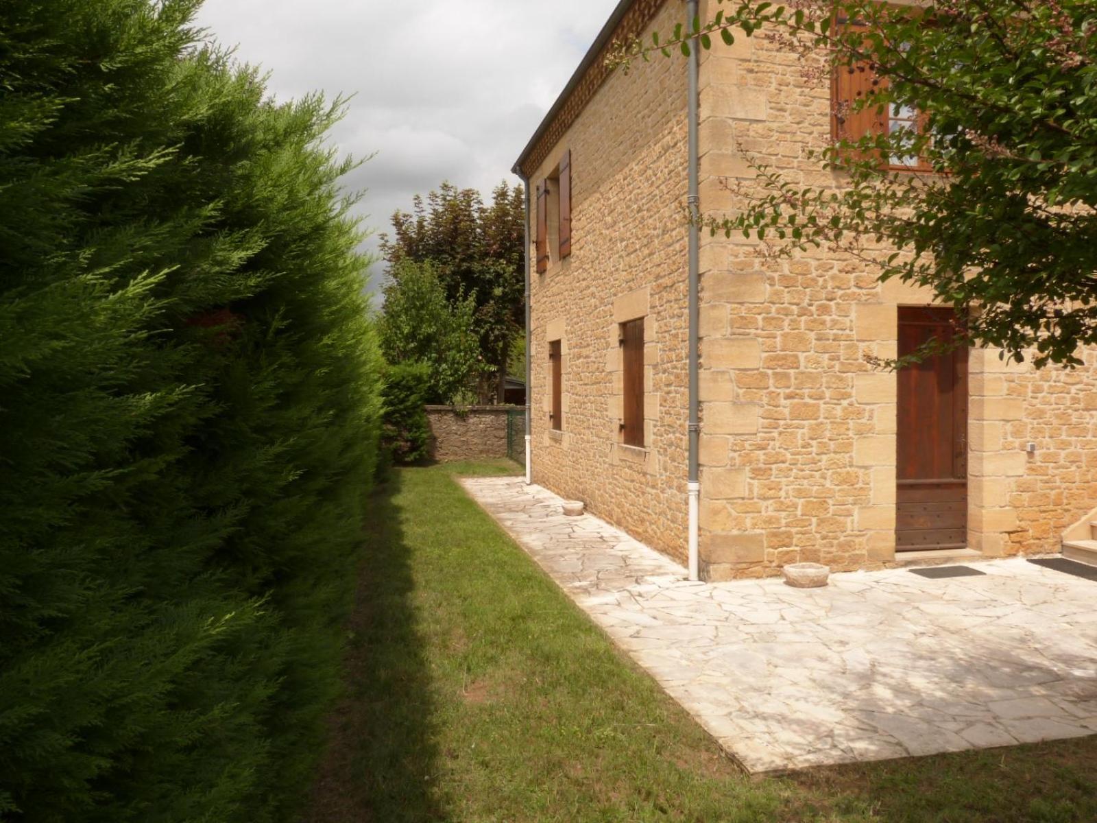 Logement Spacieux Rez-De-Chaussee, Jardin, Stationnement Devant, A 5 Minutes A Pied Du Centre De Sarlat Villa Dış mekan fotoğraf
